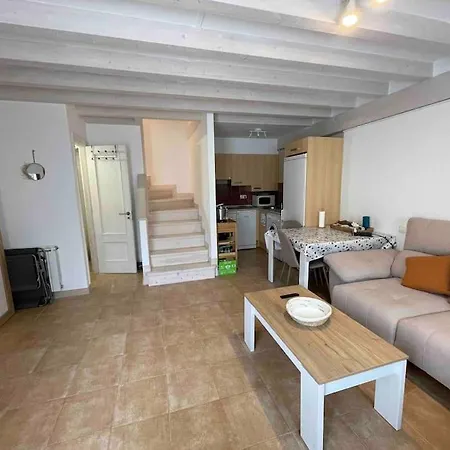 Сasa de vacaciones Casa En La Montaña Con Piscina De Temporada