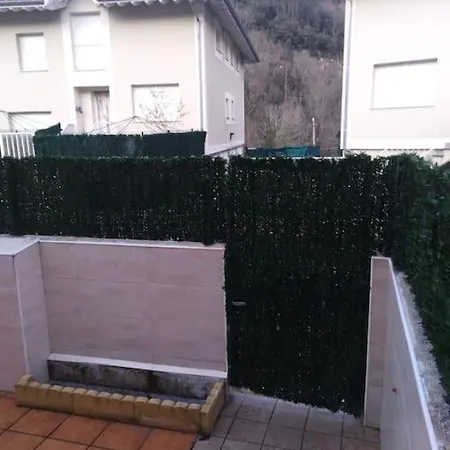 Casa En La Montaña Con Piscina De Temporada Сasa de vacaciones