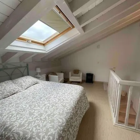Casa En La Montaña Con Piscina De Temporada Сasa de vacaciones *
