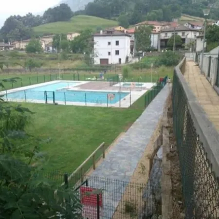 Casa En La Montaña Con Piscina De Temporada Arredondo