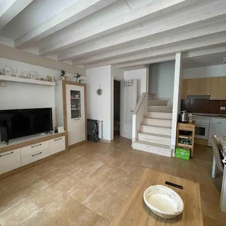 Casa En La Montana Con Piscina De Temporada Arredondo