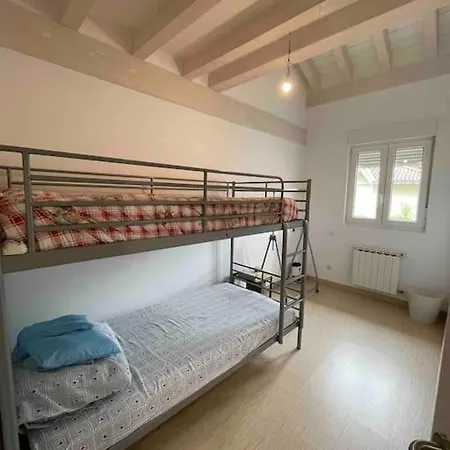 Casa En La Montaña Con Piscina De Temporada Сasa de vacaciones *