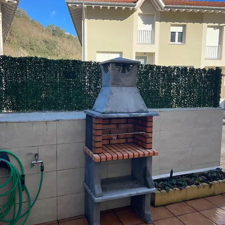 Casa En La Montaña Con Piscina De Temporada Сasa de vacaciones