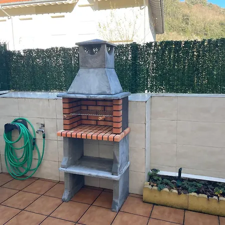 Сasa de vacaciones Casa En La Montaña Con Piscina De Temporada