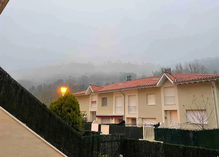 Dom wakacyjny Casa En La Montana Con Piscina De Temporada Arredondo