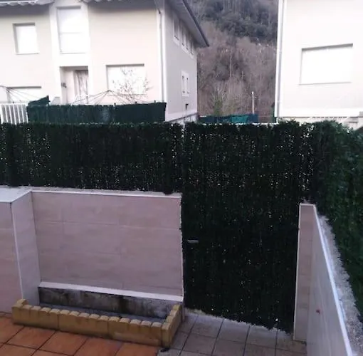 Casa En La Montana Con Piscina De Temporada Hébergement de vacances