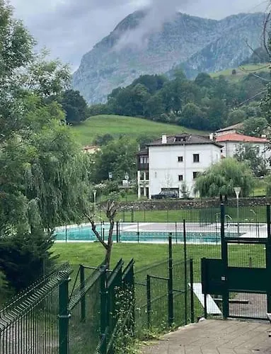 Casa En La Montana Con Piscina De Temporada Dom wakacyjny