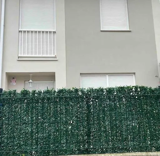 Dom wakacyjny Casa En La Montana Con Piscina De Temporada *