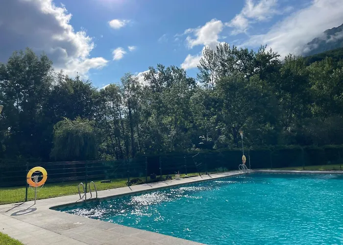 Hébergement de vacances Casa En La Montana Con Piscina De Temporada *